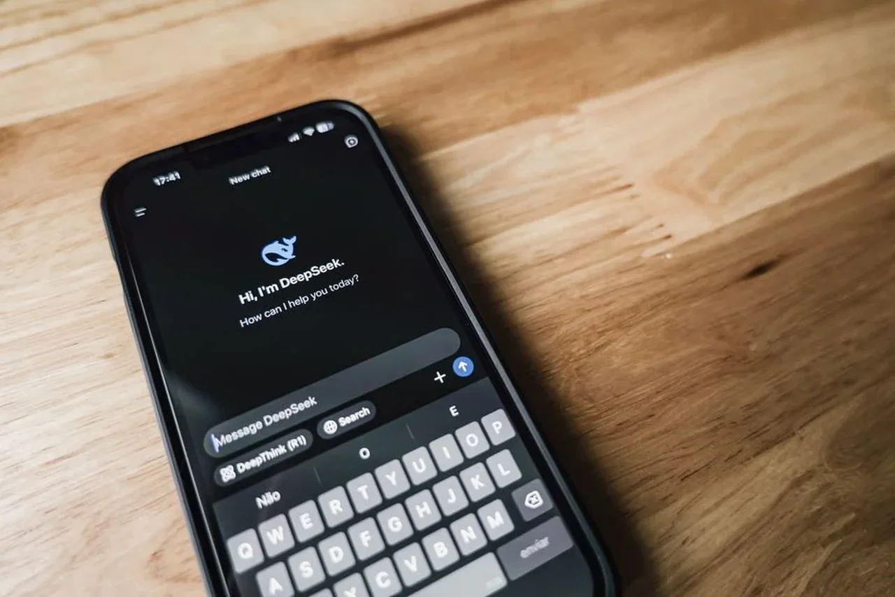 Apple ar putea introduce un abonament pentru acces complet la Siri AI pe iPhone 18